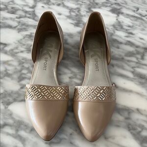 NEW Women's Tan Flats